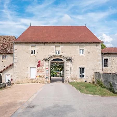 Hotel Les Dependances Du Chateau Chapeau Cornu Vignieu
