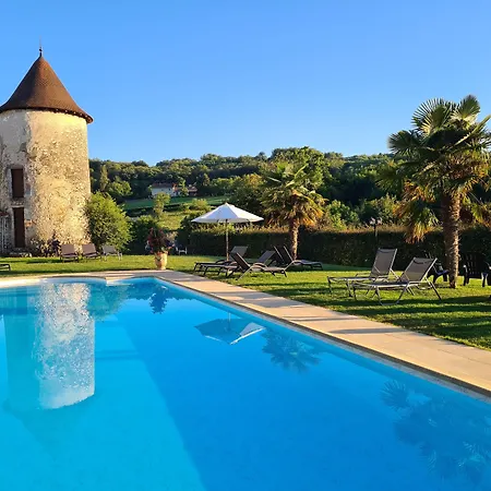 Les Dependances Du Chateau Chapeau Cornu Hotel Vignieu