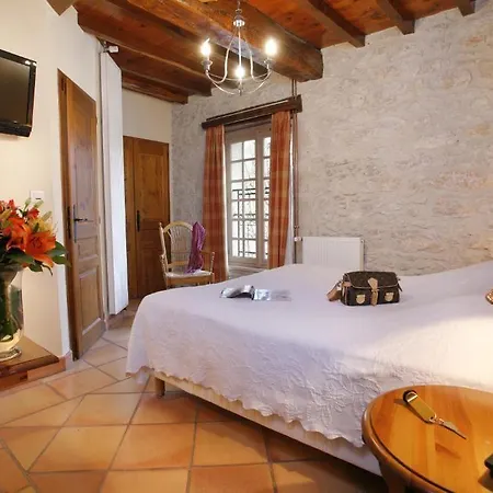 Hotel Les Dependances Du Chateau Cornu Vignieu