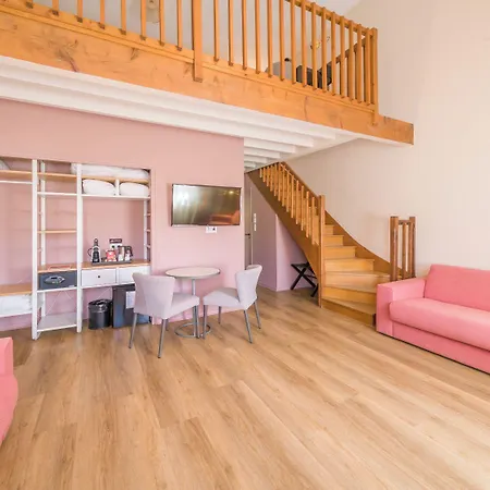 Hotel Les Dependances Du Chateau Cornu Vignieu