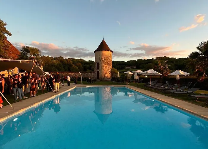 Hotel Les Dependances Du Chateau Chapeau Cornu Vignieu