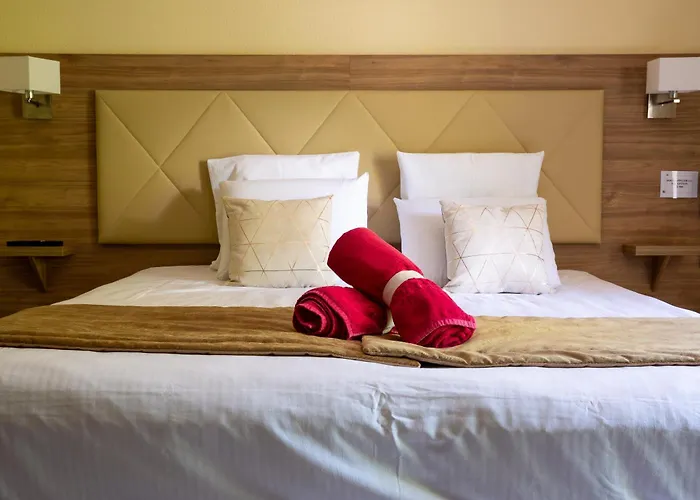 Hotel Les Dependances Du Chateau Chapeau Cornu 3*