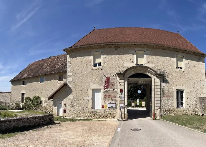 Hotel Les Dependances Du Chateau Chapeau Cornu Vignieu