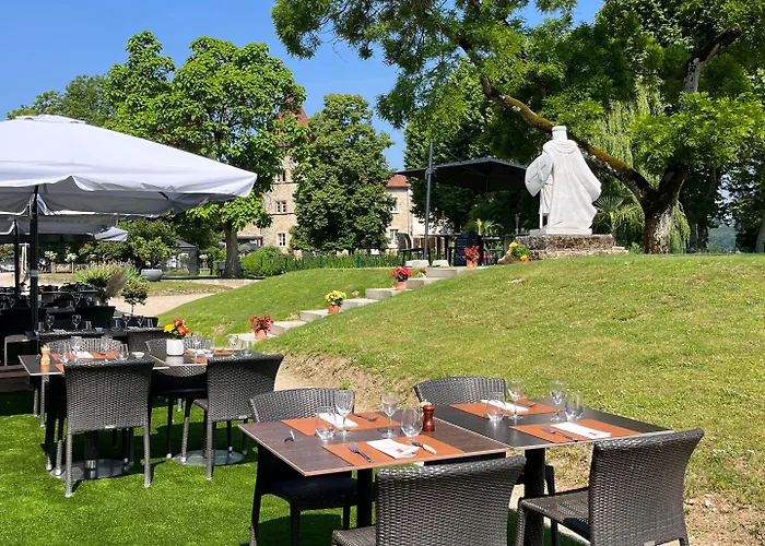 Hotel Les Dependances Du Chateau Chapeau Cornu Vignieu