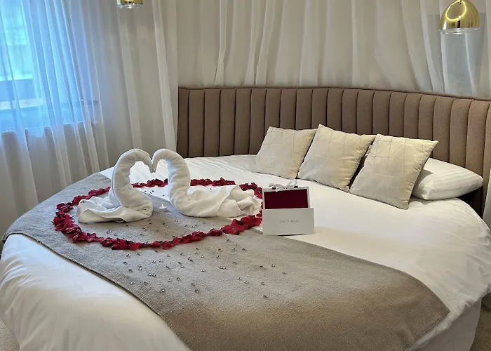 Hotel Les Dependances Du Chateau Chapeau Cornu 3*
