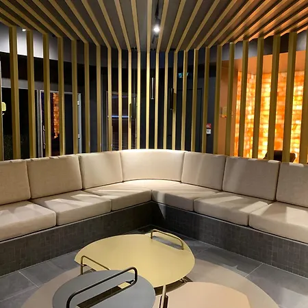 Les Dependances De Cornu Hotel