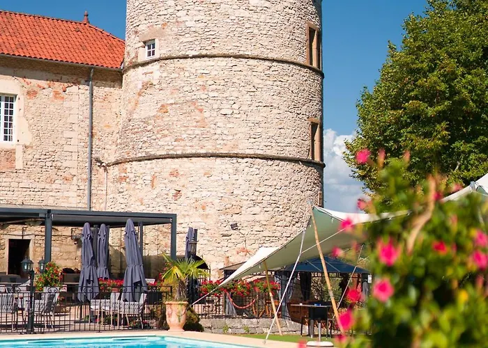 Les Dependances Du Chateau Chapeau Cornu 3*
