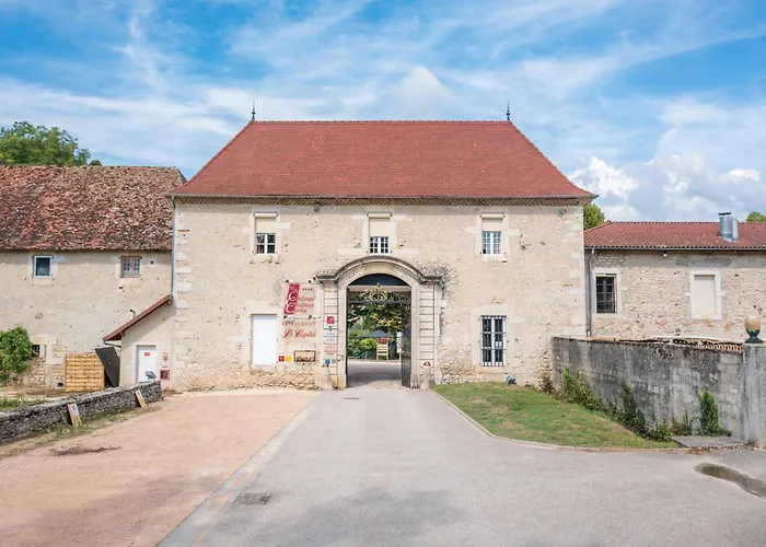 Szálloda Les Dependances Du Chateau Chapeau Cornu Vignieu